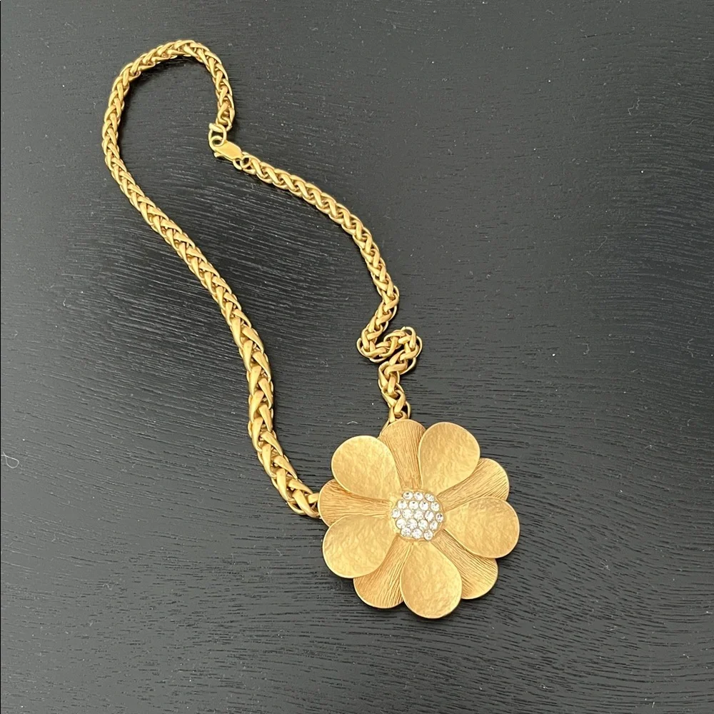 Premier Designs Gold Floral Necklace brooch Pendant - Picture 10 of 11